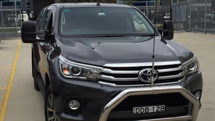 toyota hilux towing mirrors