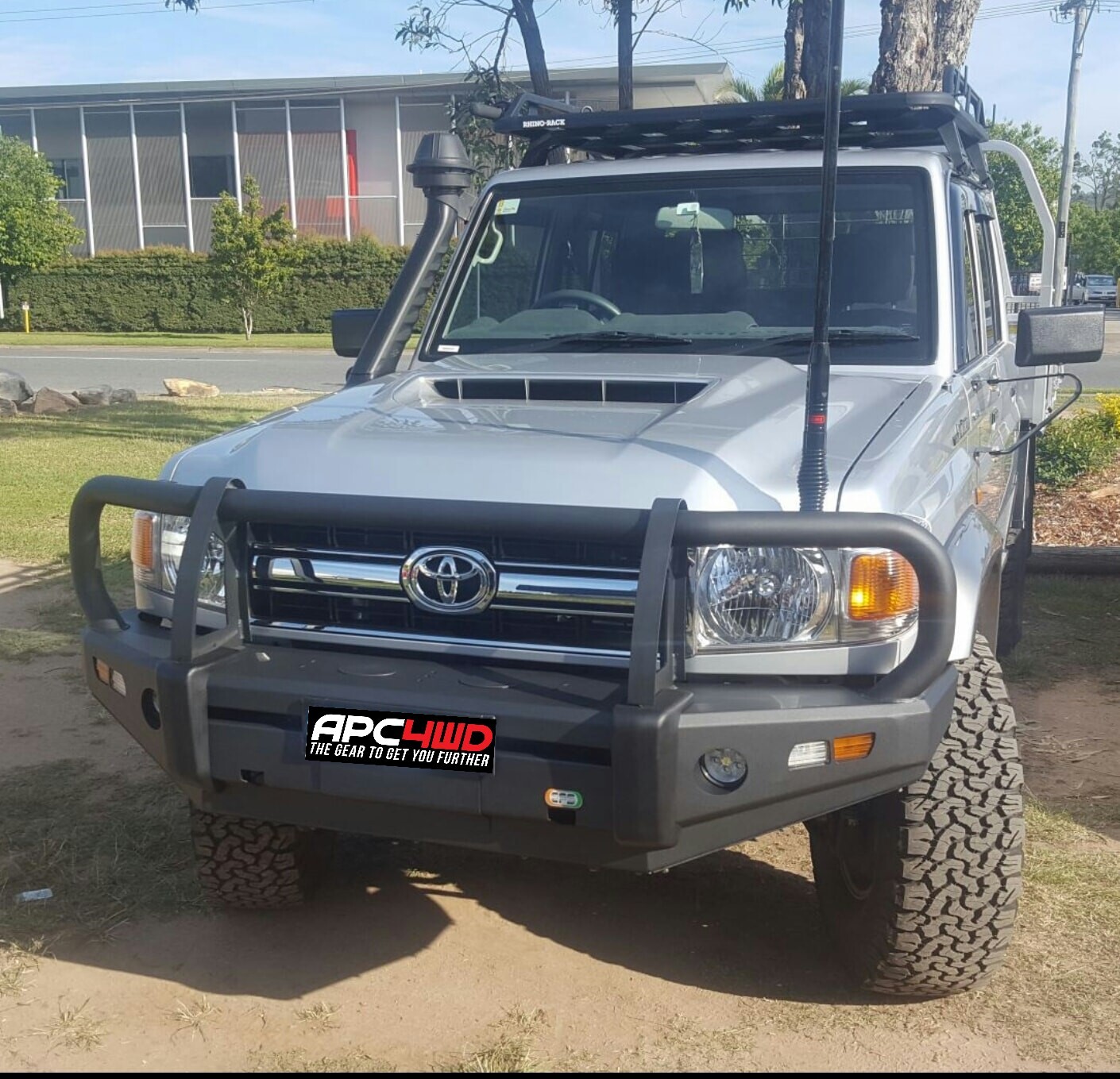 EFS Stockman Steel Bullbar Suits Toyota Landcruiser V8 79 Series