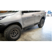 Offroad Animal Rock Slider Side Steps - Toyota Fortuner 2015 to Current