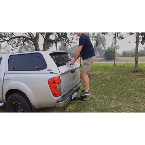 Grunt Heavy Duty Foldable Tow Hitch Step
