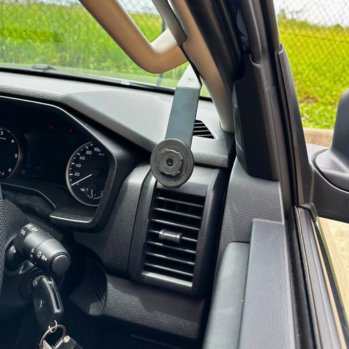 Scrub King Phone Mount - Mitsubishi Triton MV